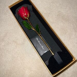 NEW Forever Real Preserves Red Rose Dipped in 24K Gold